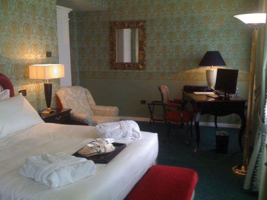 Hotel I Somaschi Cherasco Esterno foto