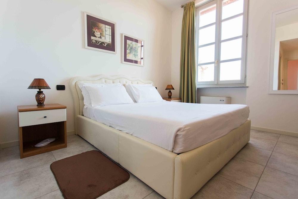 Hotel I Somaschi Cherasco Esterno foto