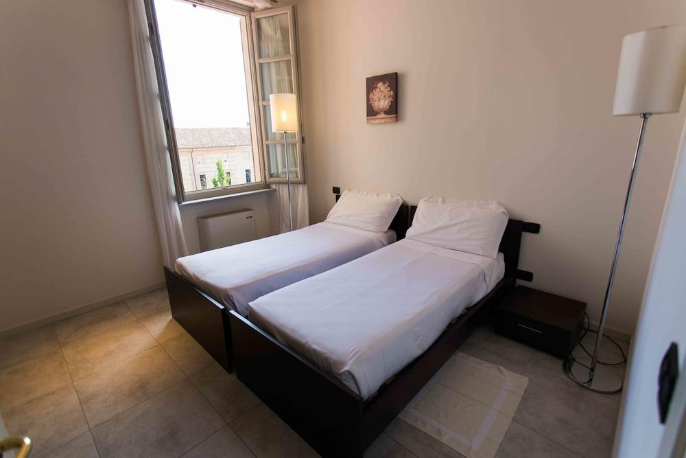 Hotel I Somaschi Cherasco Esterno foto