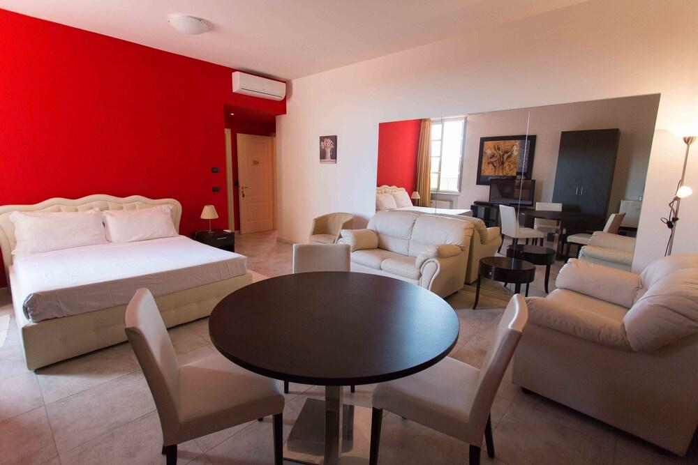 Hotel I Somaschi Cherasco Esterno foto