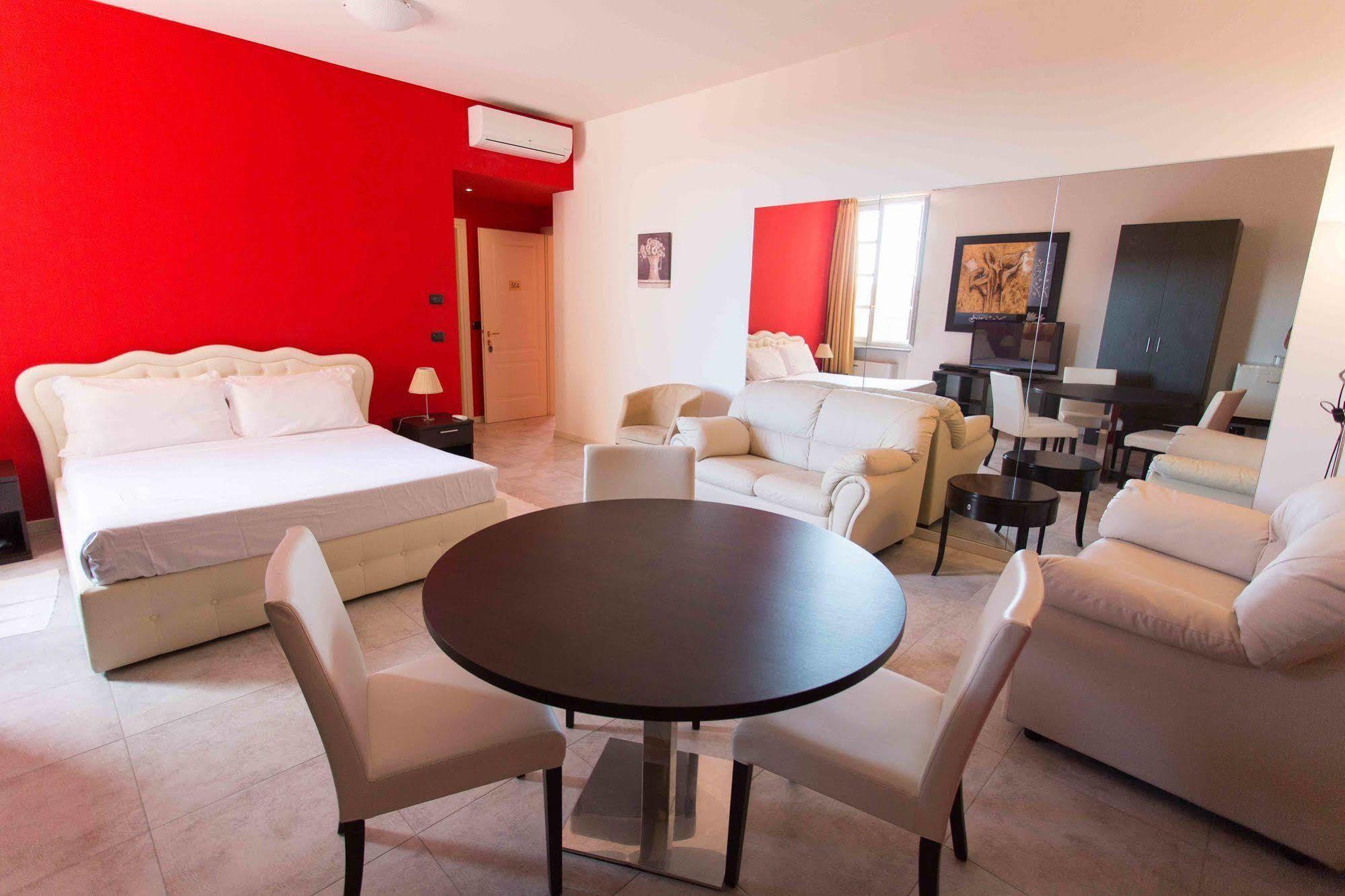 Hotel I Somaschi Cherasco Esterno foto