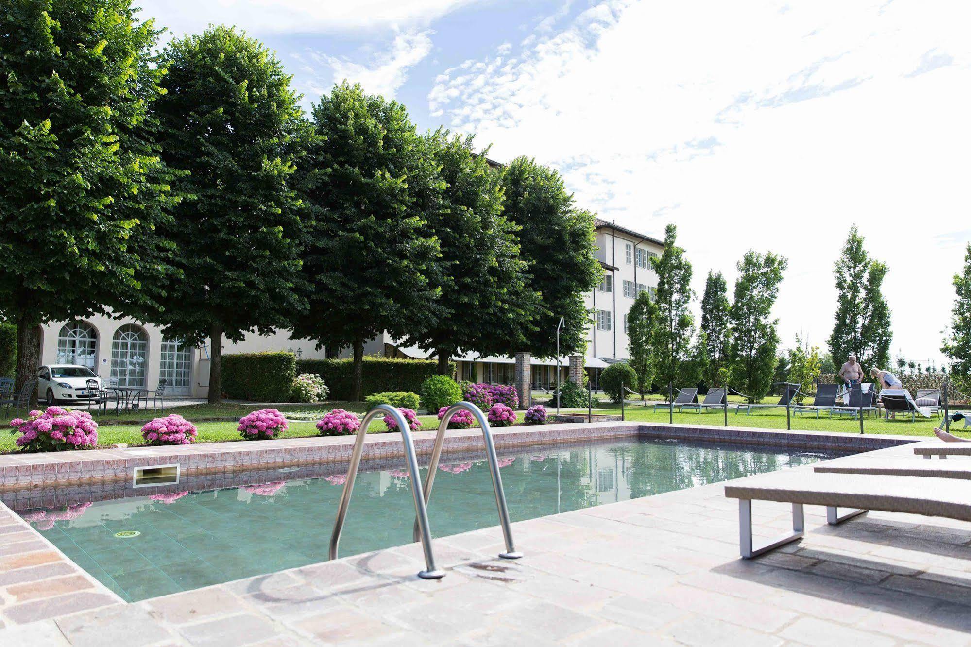 Hotel I Somaschi Cherasco Esterno foto